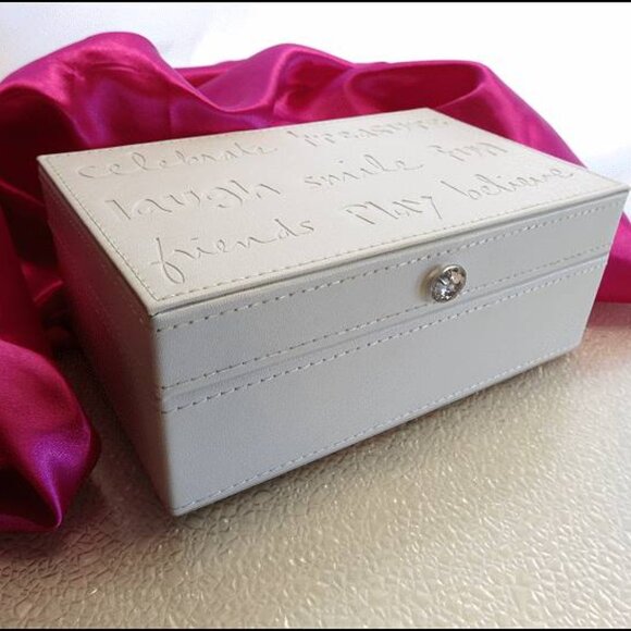 Sarah Magsamen Jewelry Box White Leather Celebrate Laugh Believe - Picture 3 of 6
